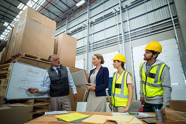 Hoạt động logistics và chuỗi cung ứng tại một doanh nghiệp Canada